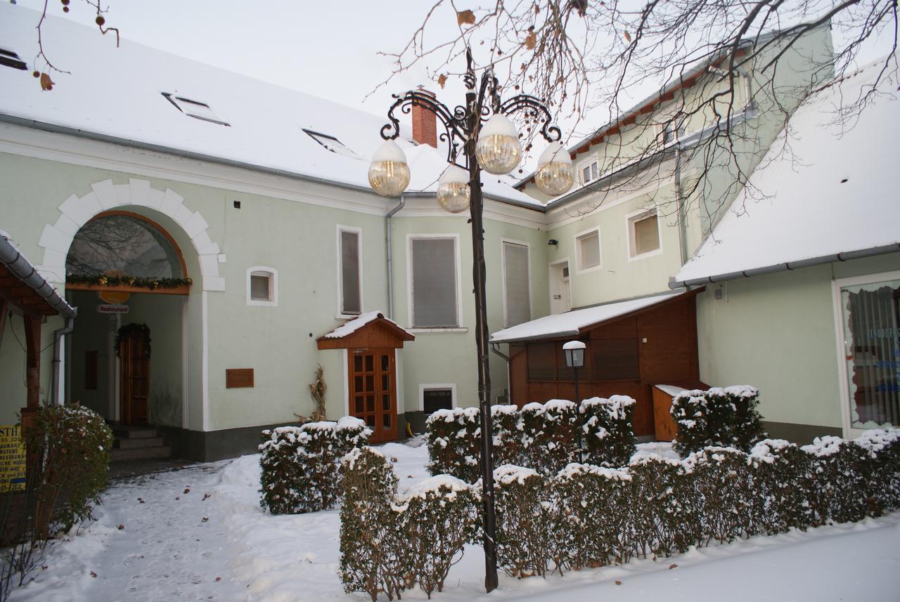 Bed and Breakfast Tinodi Fogado Sárvár Exteriér fotografie